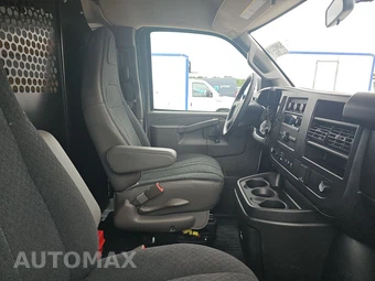 2025 GMC Savana 2500 Cargo Van 1WT 135.0" WB - miniatura 8