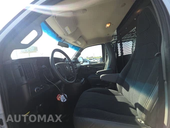 2025 GMC Savana 2500 Cargo Van 1WT 135.0" WB - miniatura 7