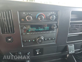 2025 GMC Savana 2500 Cargo Van 1WT 135.0" WB - miniatura 11