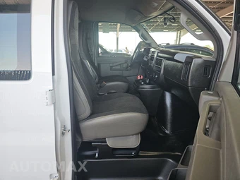 2025 GMC Savana 2500 Cargo Van 1WT 135.0" WB - miniatura 8