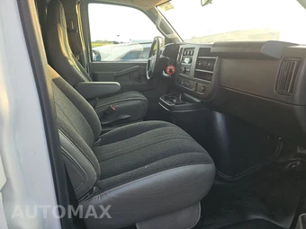 2025 GMC Savana 2500 Cargo Van 1WT 135.0" WB - miniatura 8
