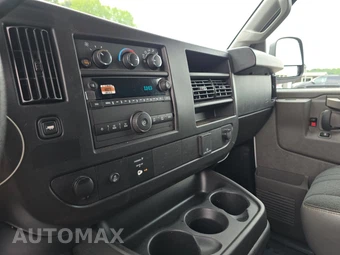 2025 GMC Savana 2500 Cargo Van 1WT 135.0" WB - miniatura 11