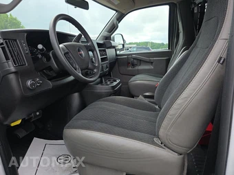 2025 GMC Savana 2500 Cargo Van 1WT 135.0" WB - miniatura 7