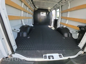 2025 GMC Savana 2500 Cargo Van 1WT 135.0" WB - miniatura 16