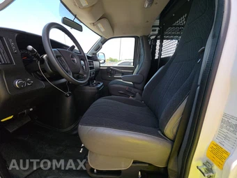 2025 GMC Savana 2500 Cargo Van 1WT 135.0" WB - miniatura 7