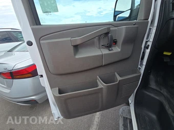 2025 GMC Savana 2500 Cargo Van 1WT 135.0" WB - miniatura 9