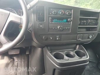 2025 GMC Savana 2500 Cargo Van 1WT 135.0" WB - miniatura 11
