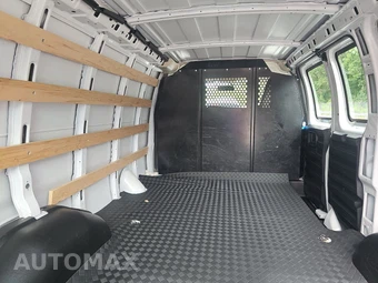 2025 GMC Savana 2500 Cargo Van 1WT 135.0" WB - miniatura 15