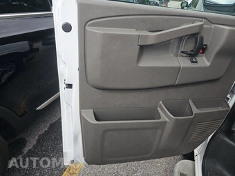 2025 GMC Savana 2500 Cargo Van 1WT 135.0" WB - miniatura 9