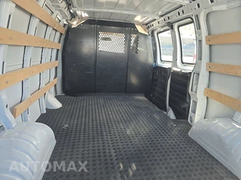 2025 GMC Savana 2500 Cargo Van 1WT 135.0" WB - miniatura 13