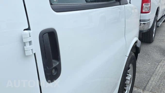 2025 GMC Savana 2500 Cargo Van 1WT 135.0" WB - miniatura 24