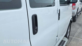 2025 GMC Savana 2500 Cargo Van 1WT 135.0" WB - miniatura 25