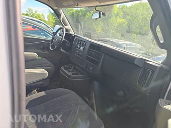 2025 GMC Savana 2500 Cargo Van 1WT 135.0" WB - miniatura 8