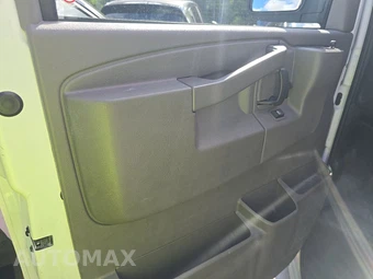 2025 GMC Savana 2500 Cargo Van 1WT 135.0" WB - miniatura 9