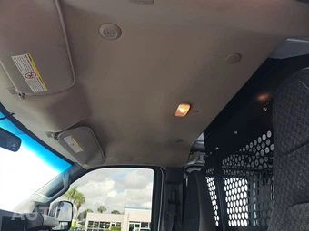 2025 GMC Savana 2500 Cargo Van 1WT 135.0" WB - miniatura 18