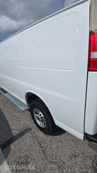 2025 GMC Savana 2500 Cargo Van 1WT 135.0" WB - miniatura 22
