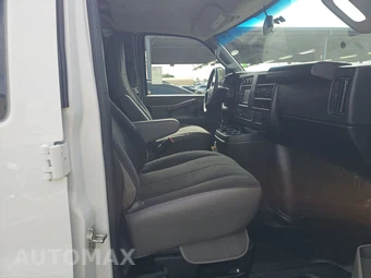 2025 GMC Savana 2500 Cargo Van 1WT 135.0" WB - miniatura 8