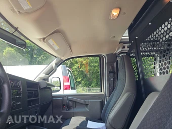 2025 GMC Savana 2500 Cargo Van 1WT 135.0" WB - miniatura 17