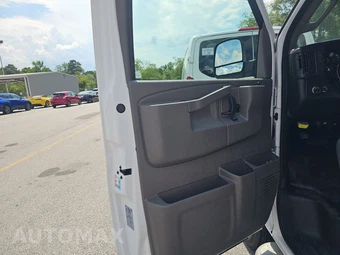 2025 GMC Savana 2500 Cargo Van 1WT 135.0" WB - miniatura 9