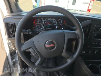 2025 GMC Savana 2500 Cargo Van 1WT 135.0" WB - miniatura 10