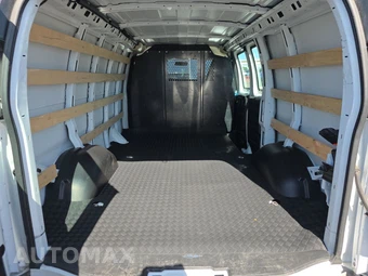 2025 GMC Savana 2500 Cargo Van 1WT 135.0" WB - miniatura 16
