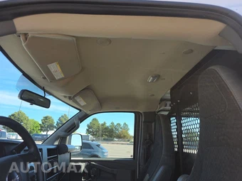 2025 GMC Savana 2500 Cargo Van 1WT 135.0" WB - miniatura 17