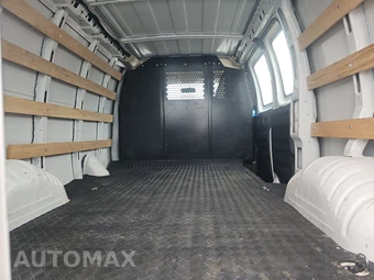2025 GMC Savana 2500 Cargo Van 1WT 135.0" WB - miniatura 15