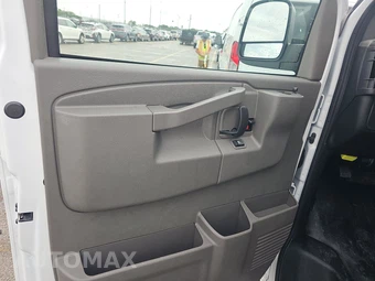2025 GMC Savana 2500 Cargo Van 1WT 135.0" WB - miniatura 9