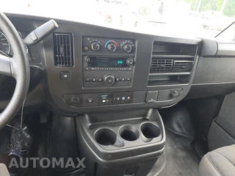 2025 GMC Savana 2500 Cargo Van 1WT 135.0" WB - miniatura 11