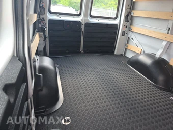 2025 GMC Savana 2500 Cargo Van 1WT 135.0" WB - miniatura 14