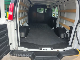 2025 GMC Savana 2500 Cargo Van 1WT 135.0" WB - miniatura 17