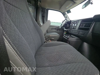 2025 GMC Savana 2500 Cargo Van 1WT 135.0" WB - miniatura 8