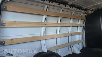 2025 GMC Savana 2500 Cargo Van 1WT 135.0" WB - miniatura 16