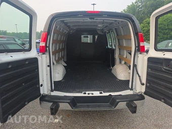 2025 GMC Savana 2500 Cargo Van 1WT 135.0" WB - miniatura 16