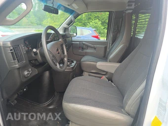 2025 GMC Savana 2500 Cargo Van 1WT 135.0" WB - miniatura 7
