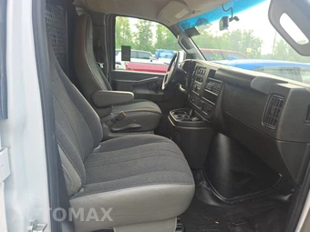 2025 GMC Savana 2500 Cargo Van 1WT 135.0" WB - miniatura 8