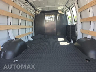 2025 GMC Savana 2500 Cargo Van 1WT 135.0" WB - miniatura 16