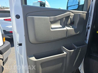 2025 GMC Savana 2500 Cargo Van 1WT 135.0" WB - miniatura 9