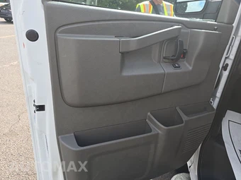 2025 GMC Savana 2500 Cargo Van 1WT 135.0" WB - miniatura 9