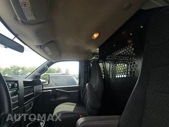 2025 GMC Savana 2500 Cargo Van 1WT 135.0" WB - miniatura 17
