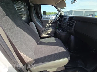 2025 GMC Savana 2500 Cargo Van 1WT 135.0" WB - miniatura 8