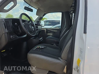 2025 GMC Savana 2500 Cargo Van 1WT 135.0" WB - miniatura 7