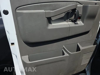 2025 GMC Savana 2500 Cargo Van 1WT 135.0" WB - miniatura 9