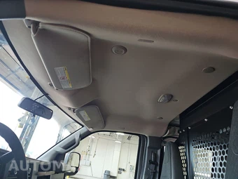 2025 GMC Savana 2500 Cargo Van 1WT 135.0" WB - miniatura 17
