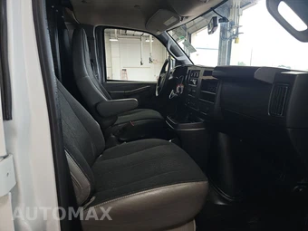 2025 GMC Savana 2500 Cargo Van 1WT 135.0" WB - miniatura 8