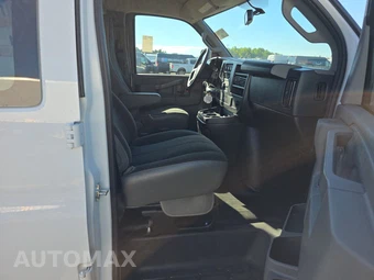 2025 GMC Savana 2500 Cargo Van 1WT 135.0" WB - miniatura 8
