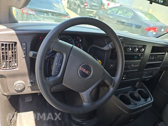 2025 GMC Savana 2500 Cargo Van 1WT 135.0" WB - miniatura 10