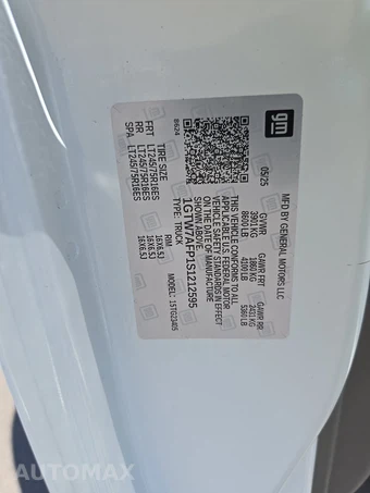 2025 GMC Savana 2500 Cargo Van 1WT 135.0" WB - miniatura 13