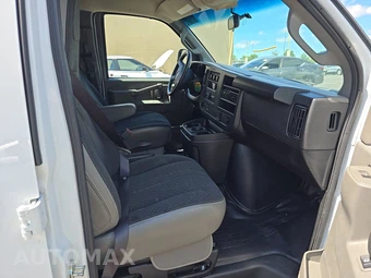 2025 GMC Savana 2500 Cargo Van 1WT 135.0" WB - miniatura 8