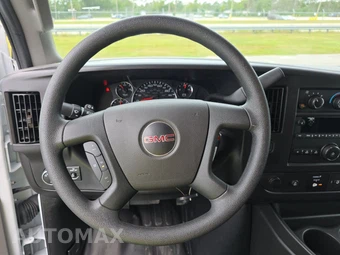 2025 GMC Savana 2500 Cargo Van 1WT 135.0" WB - miniatura 10